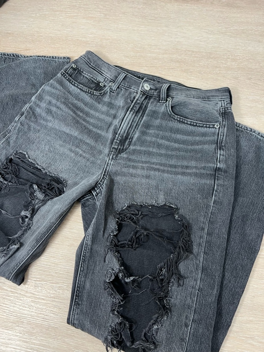 Y2K American Eagle Highest Rise Baggy Heavily Distressed Ripped Jeans Charcoal